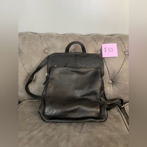 L. CREDI black genuine leather backpack